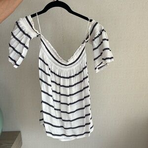 Rails off the shoulder top